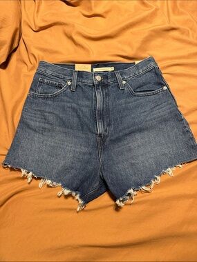 Levi’s Mom Shorts